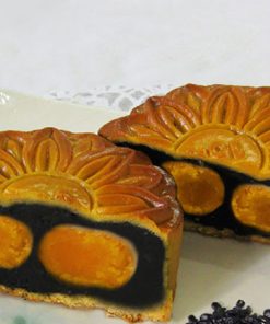 Bánh trung thu givral đậu đỏ thơm ngon